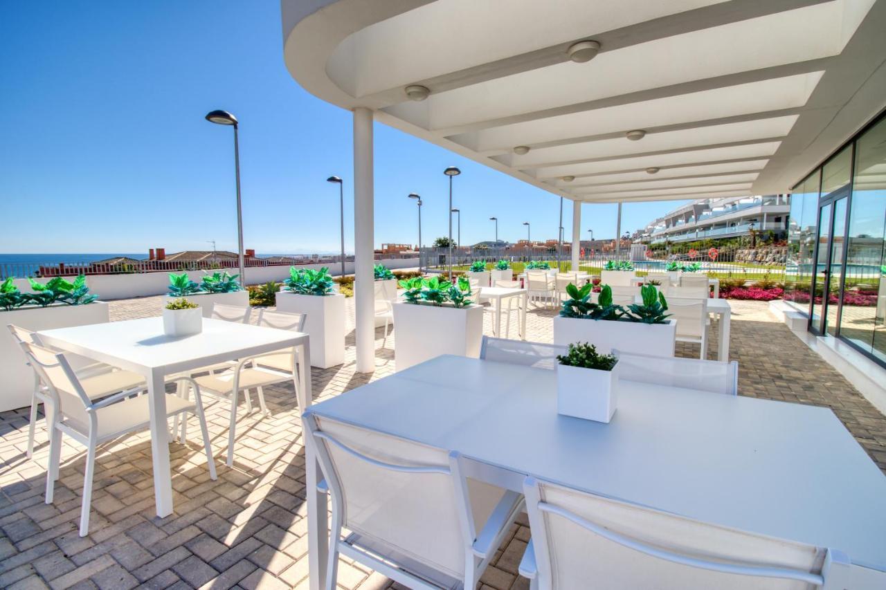 Newly Constructed 2 Bed Apartment With Sea Views Casares Buitenkant foto